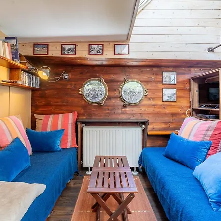 Peniche Haricot Noir Canal Du Midi * Colombiers (Herault)